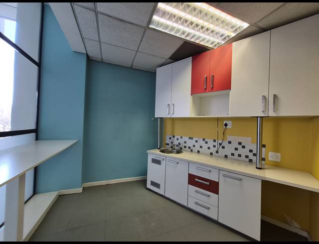 1,276M² OFFICE TO LET IN SANDTON CENTRAL